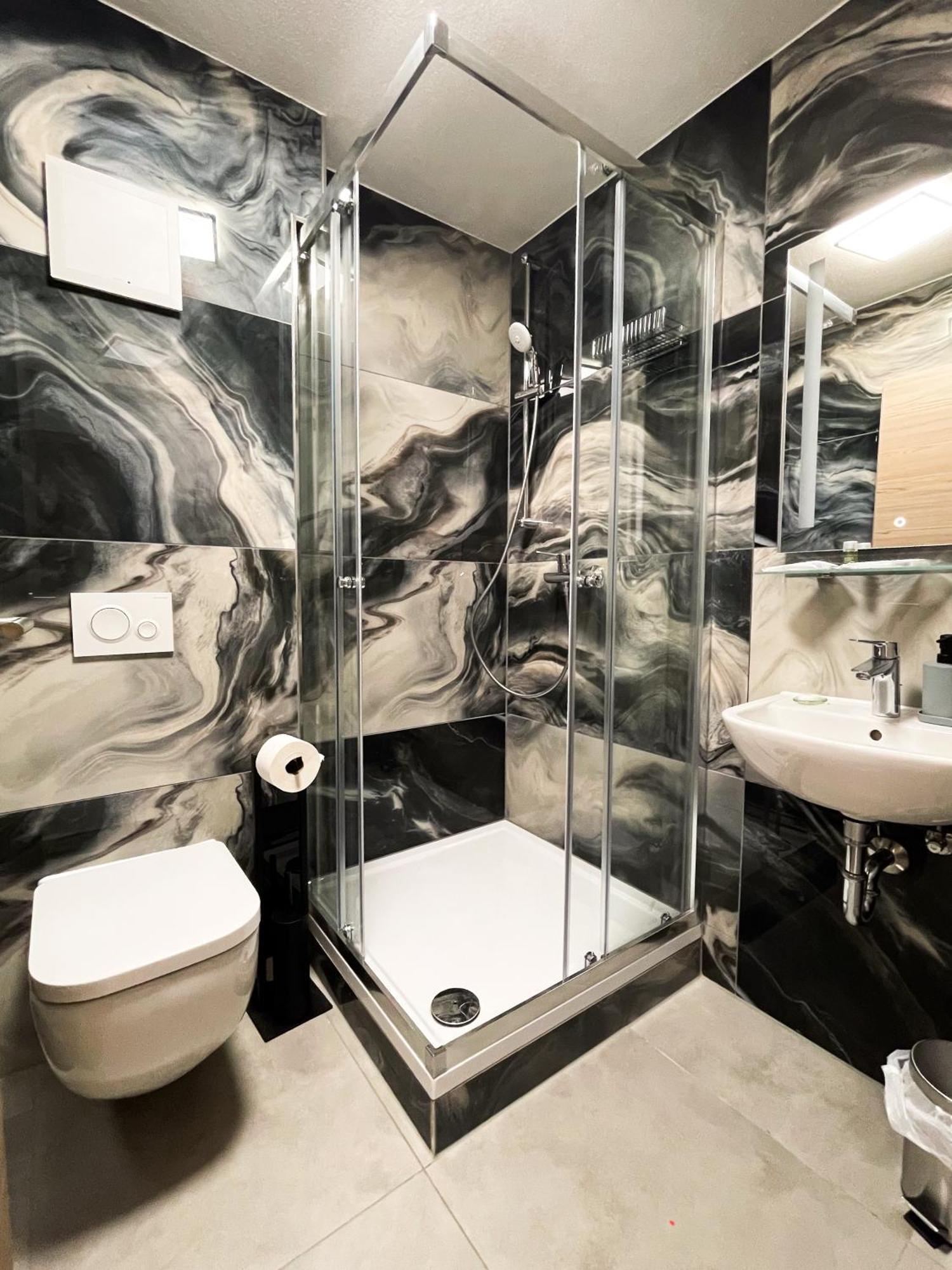 Hotel Loewenstein Lich Extérieur photo